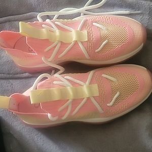 SIA Strawberry Shortcake SZ 7